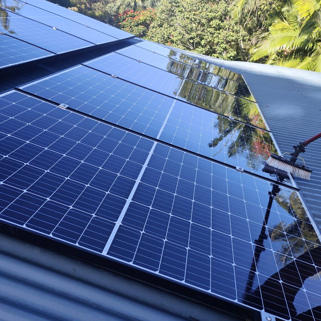 Sunshine coast mobile cleaning solar panels (2)