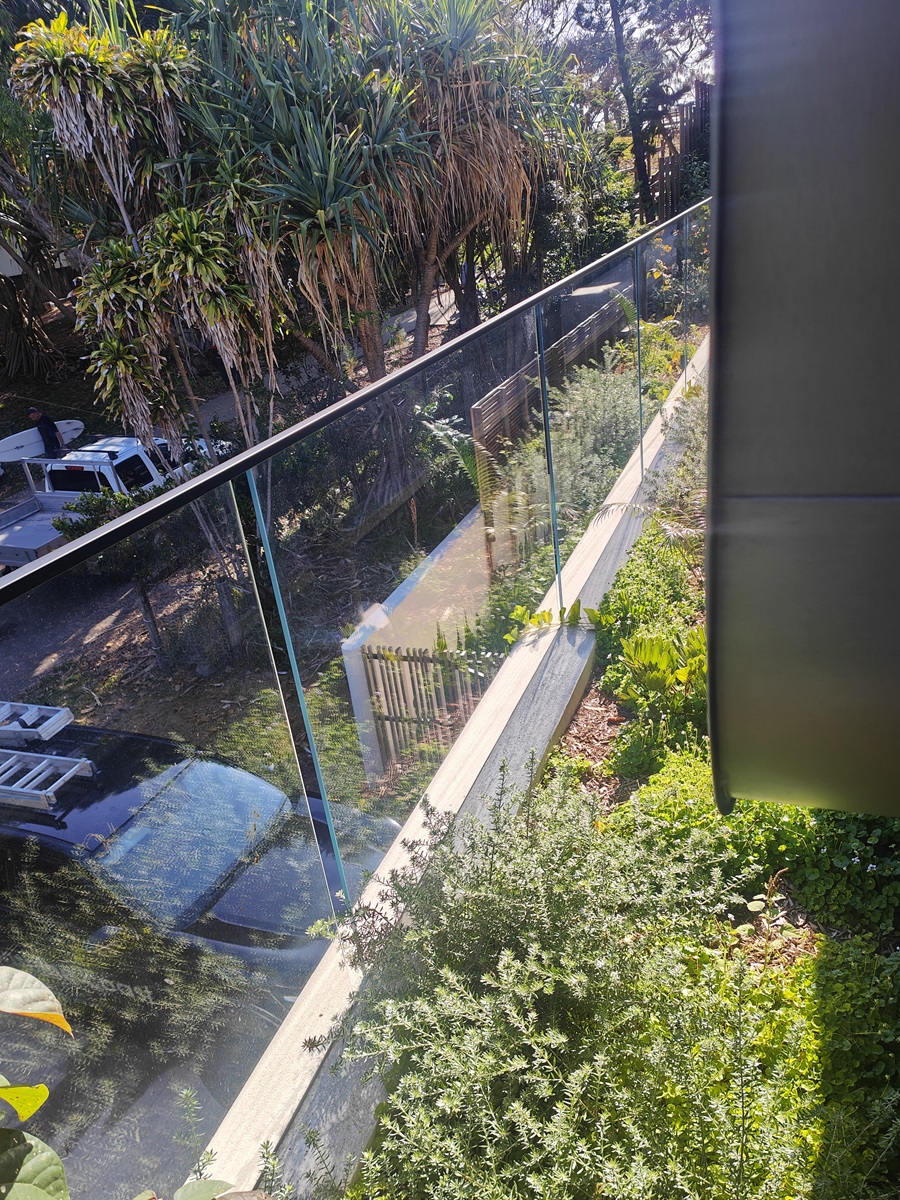 Sunshine Coast Mobile Cleaning Clean glass balcony