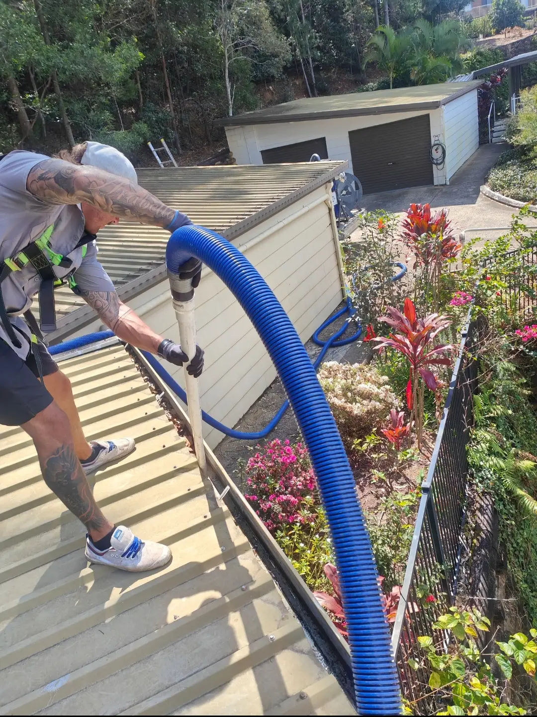 Sunshine Coast Mobile Cleaning gutter vacuum cleaning 1